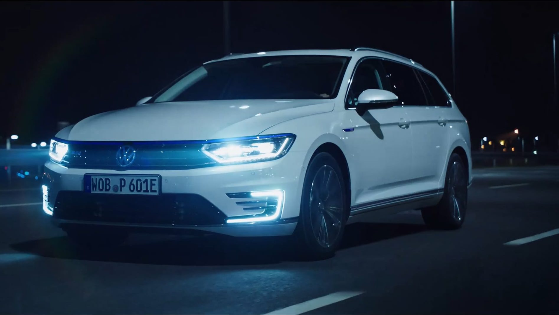 VW – Passat GTE „Buttons“