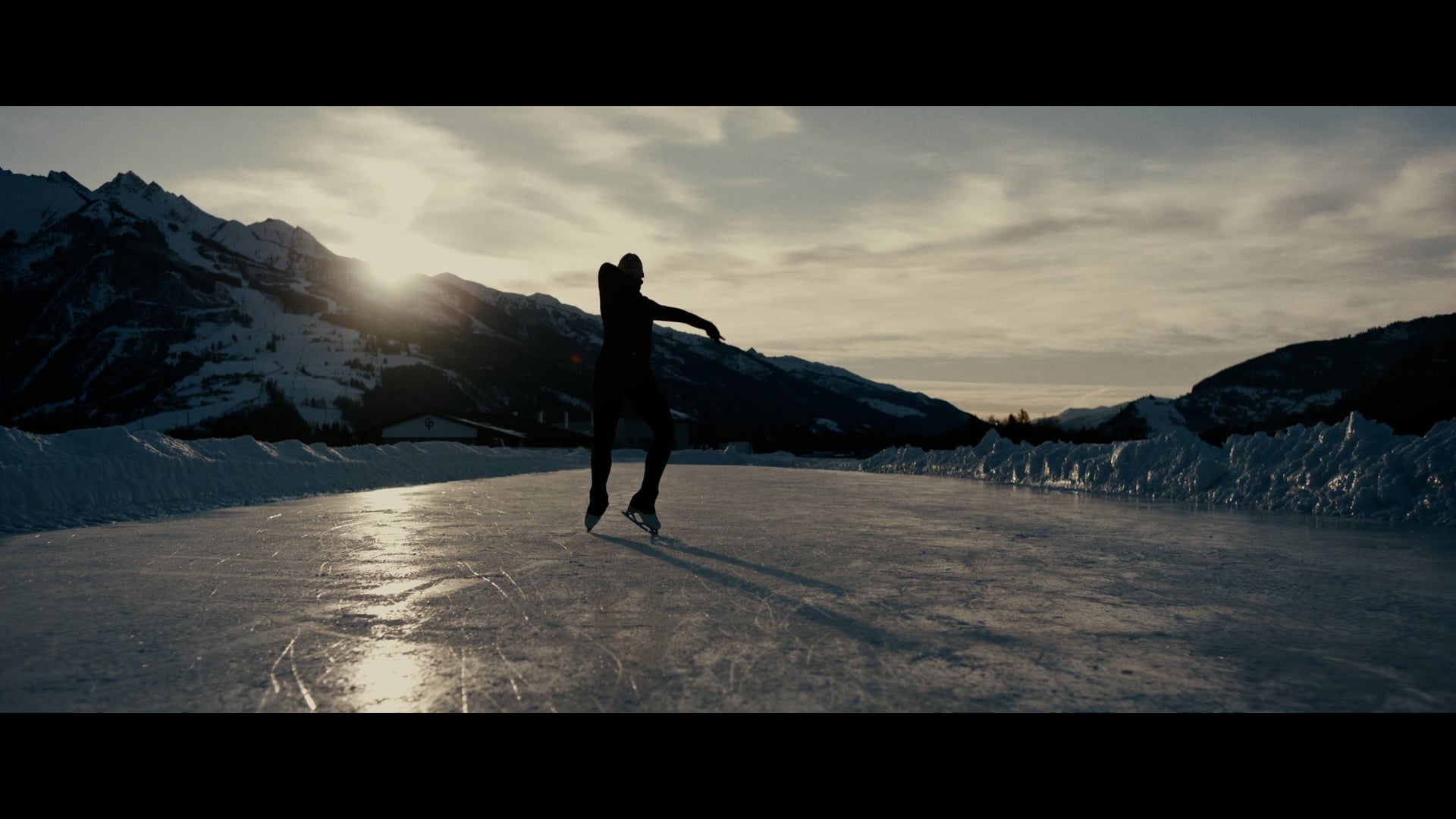 PORSCHE x SIGHT – Parallel  Lines