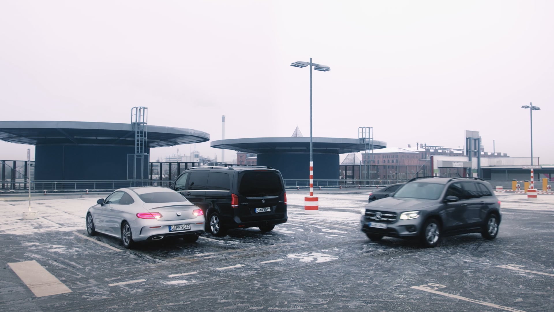Mercedes Benz – Accident Management (parking out)