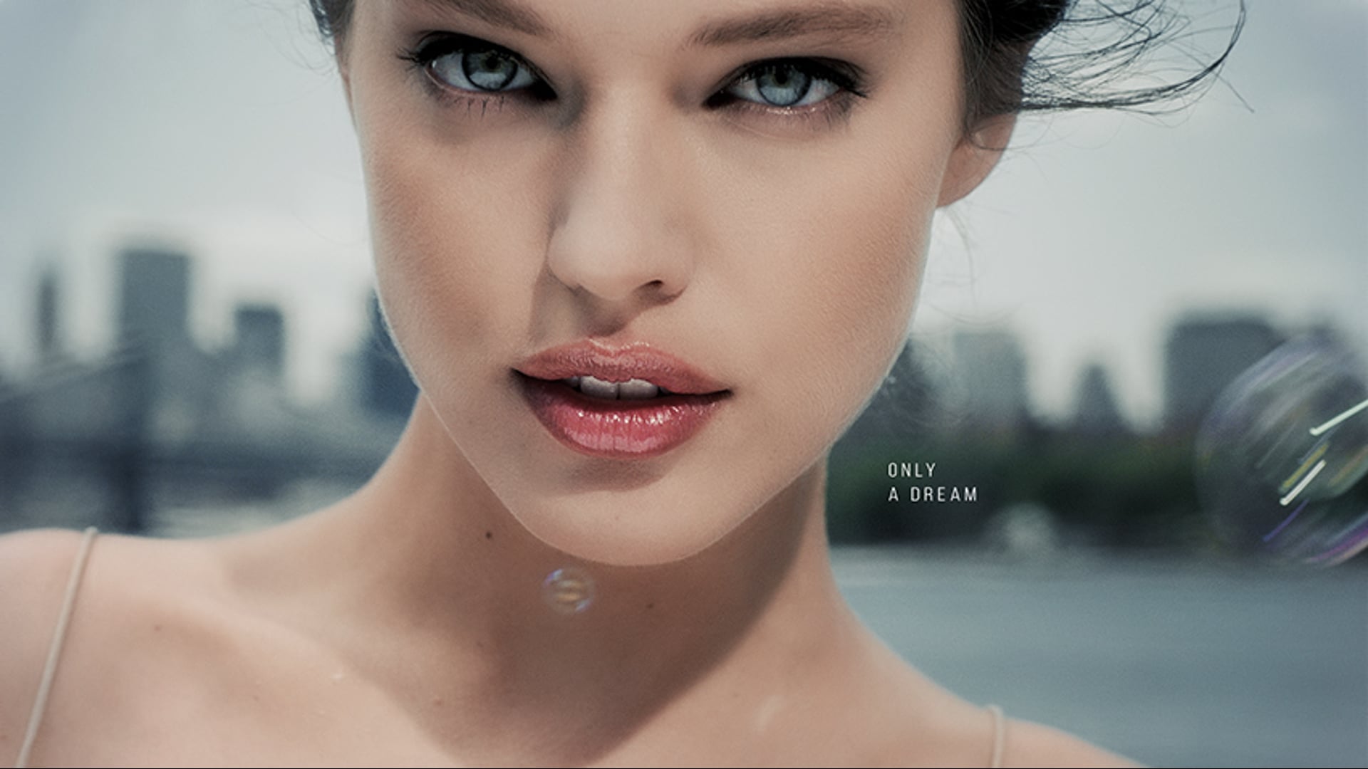 MAYBELLINE – Dream