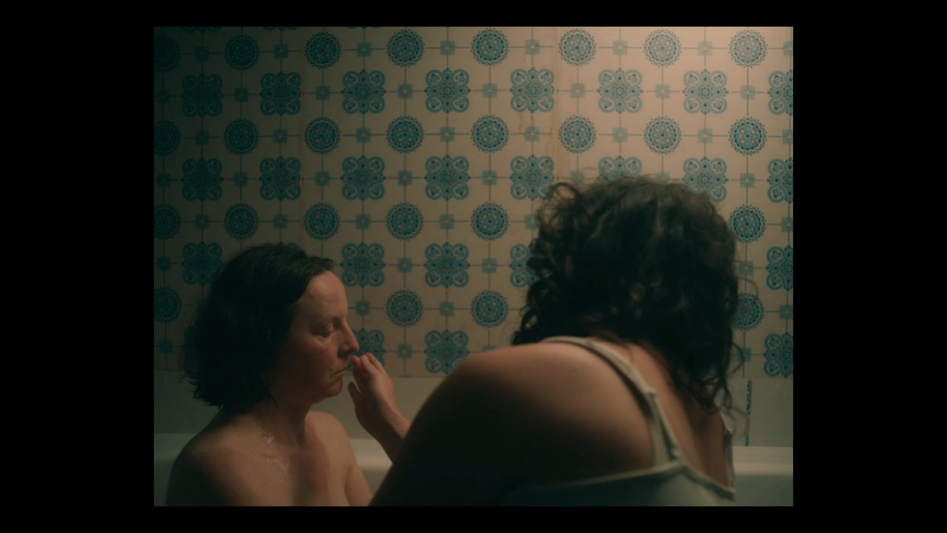 YOU LAND – Bathroom scene