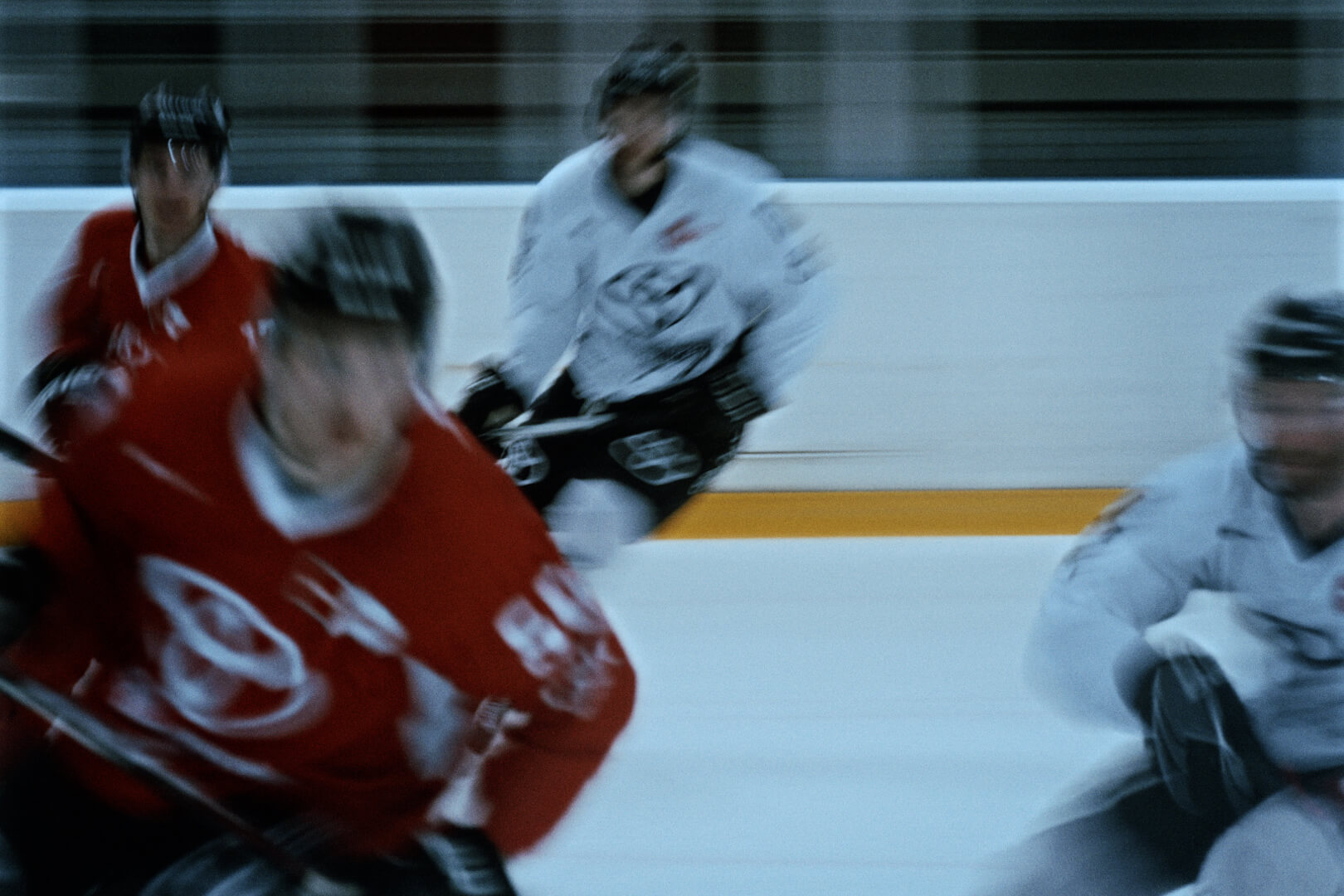 KÖLNER HAIE  – Breathe