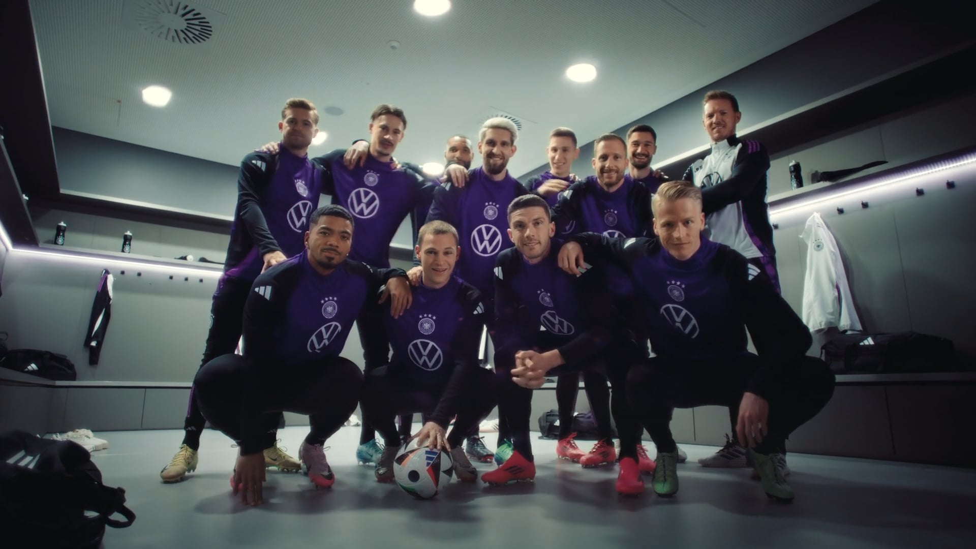 VOLKSWAGEN – DFB Wechsel